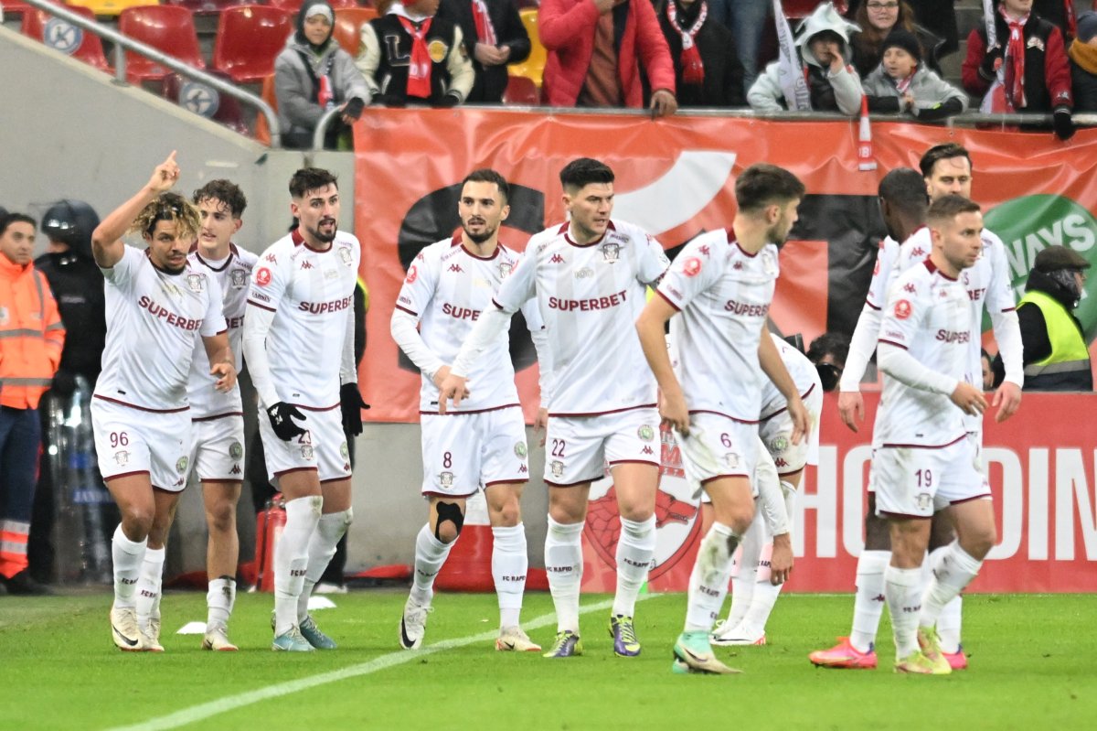 Jayson Papeau a jucat 66 de meciuri pentru Rapid