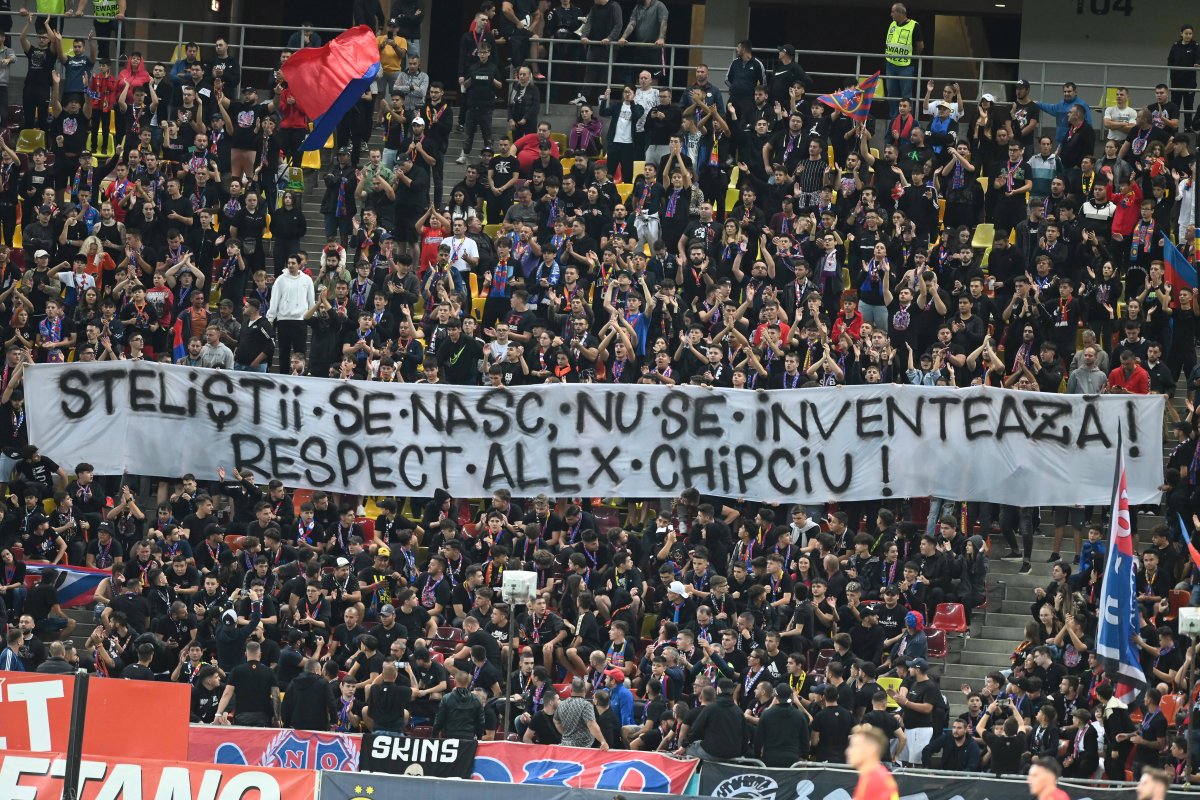 Banner afișat de suporterii FCSB pentru Alex Chipciu, în 2023
