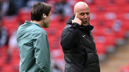 OUT din Champions League! Transferul lui Isak l-a împins pe Arne Slot la o decizie neașteptată