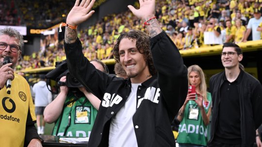 Despărțiri copy-paste: doi fotbaliști au postat același mesaj de adio, scris cu AI