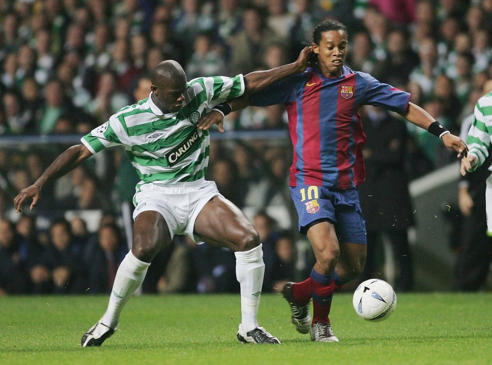 Bobo Balde, in duel cu Ronaldinho