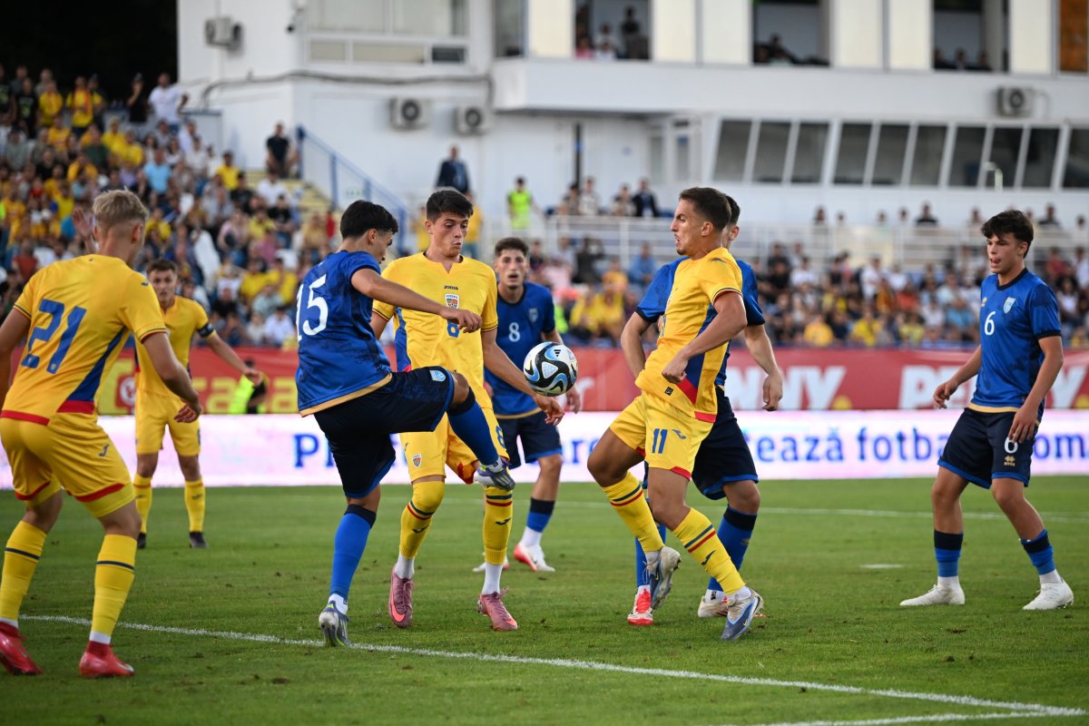 Costin Curelea a fost selecționer la naționala U20, acolo unde i-a antrenat pe câțiva dintre fotbaliștii care se regăsesc în lotul actual al reprezentativei U21