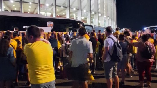 Scene penibile după România - Canada. Copiii, blocați de garduri de doi metri. Reacția FRF