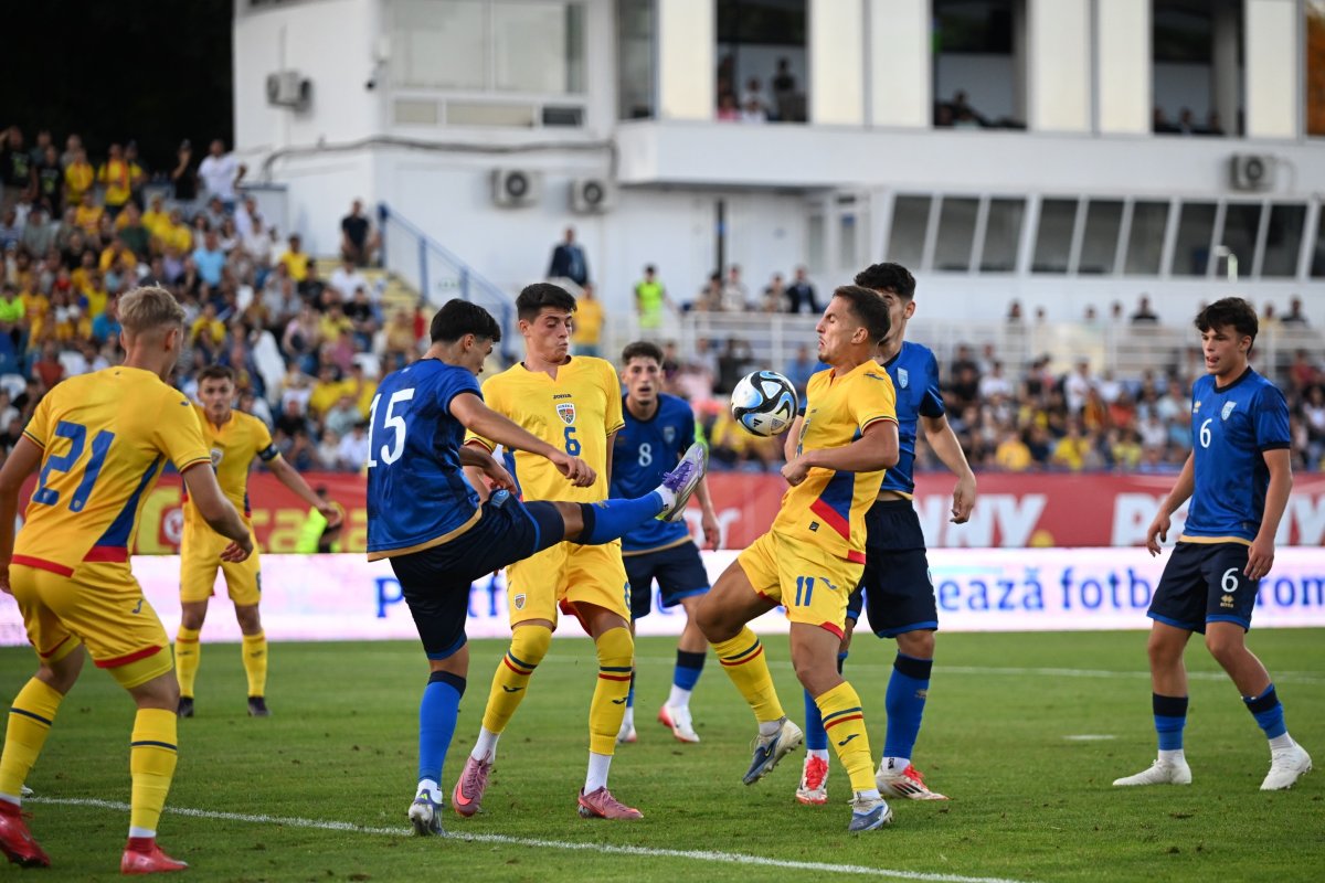 Mario Tudose (numărul 6) a fost convocat de Costin Curelea la naționala U21