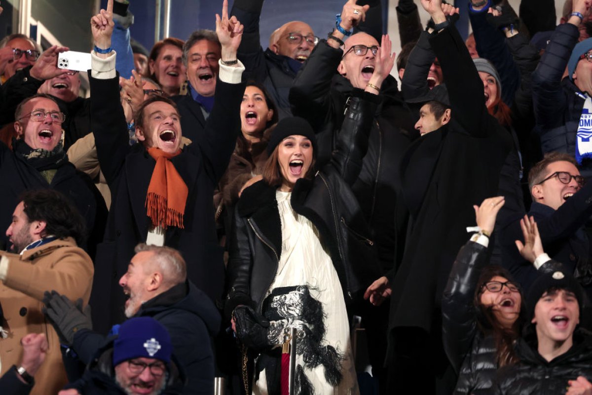 Keira Knightley se bucura pentru un gol marcat de Como intr-o partida cu AS Roma