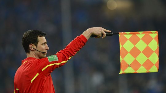 O echipă a reușit să schimbe legea offside-ului. Ce inginerie a găsit antrenorul pentru a fenta legile jocului