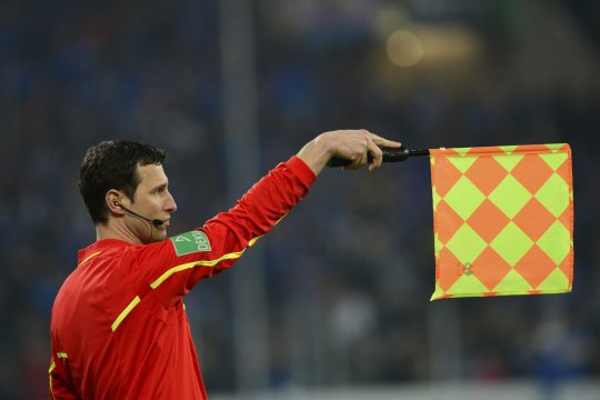 O echipă a reușit să schimbe legea offside-ului. Ce inginerie a găsit antrenorul pentru a fenta legile jocului