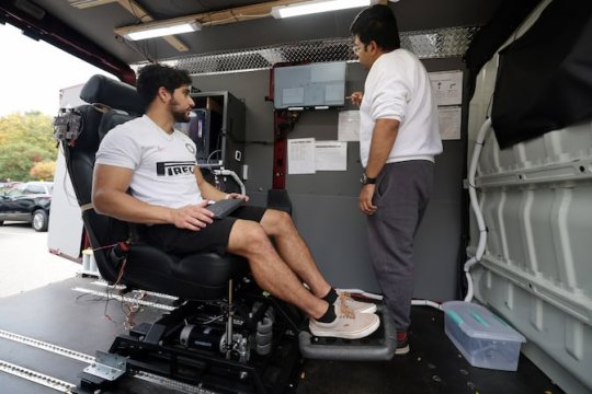 Rău de mișcare într-o mașină electrică? Cercetătorii japonezii anunță că au găsit leacul
