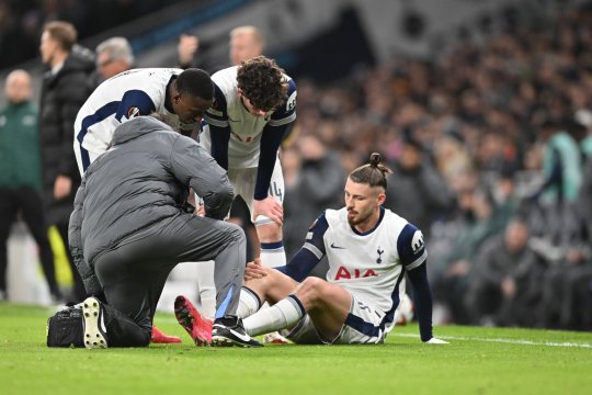 Coșmar încheiat pentru Radu Drăgușin! Românul a revenit la antrenamentele lui Tottenham