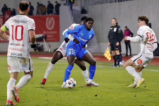 S-a certat cu Filipe Coelho! Se anunță încă o plecare importantă de la Universitatea Craiova