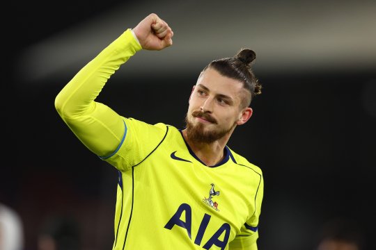 Fabrizio Romano confirmă posibila plecare a lui Radu Drăgușin de la Tottenham. Unde ar putea ajunge