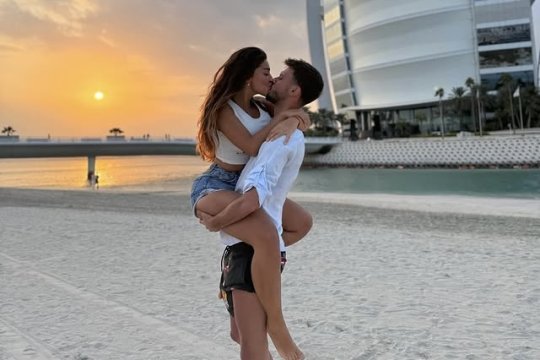 Solista trupei Mandinga se iubește cu fostul jucător de la FCSB