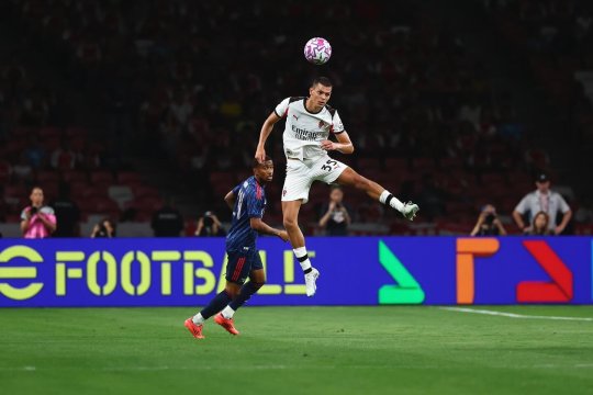 CFR Cluj și Dinamo se luptă pentru transferul jucătorului de la AC Milan