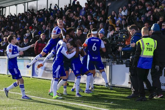 Surpriză de proporții în Cupa Angliei! Deținătoarea trofeului, eliminată de o echipă din liga a șasea