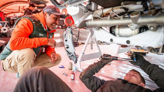 Dakar 2026, etapa 7: Dacia rămâne în frunte, Gyenes merge mai departe