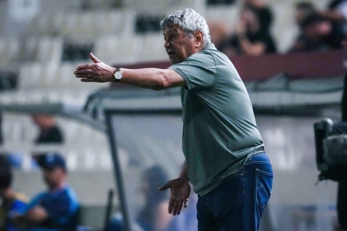 Dacă duce naționala la Cupa Mondială, Mircea Lucescu va deveni cel mai în vârstă selecționer din istoria turneelor finale