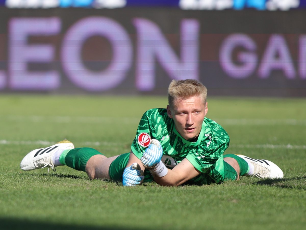 Hindrich a mai evoluat în carieră la ASU Poli Timișoara și la Kisvarda, în Ungaria