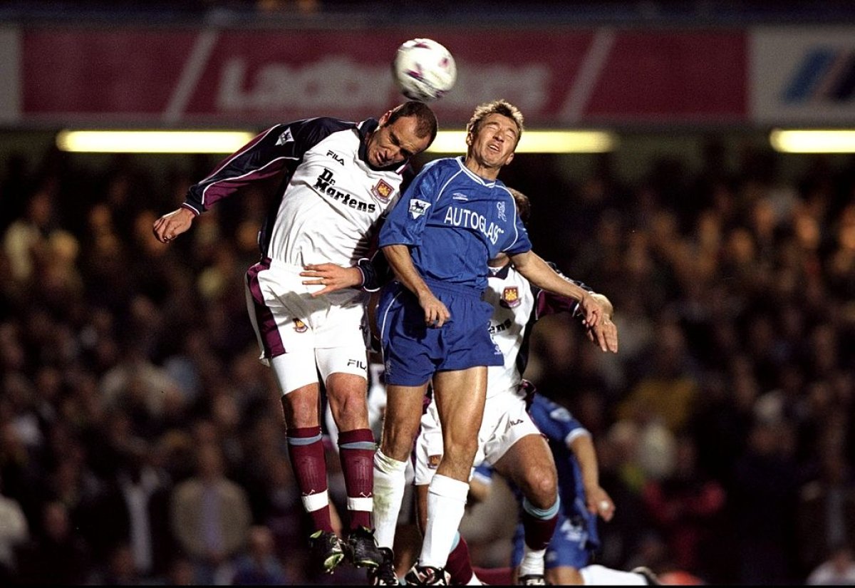 Dan Petrescu a evoluat pentru Chelsea între 1995 și 2000