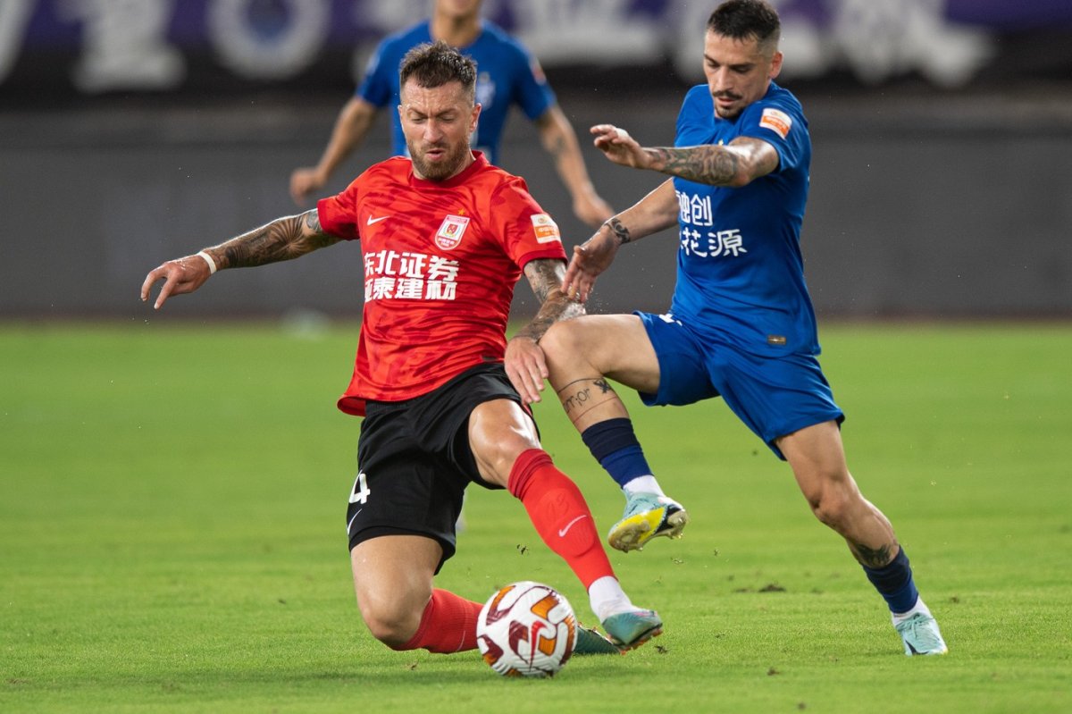 Nicolae Stanciu a câștigat titlul și Supercupa cu Wuhan Three Towns