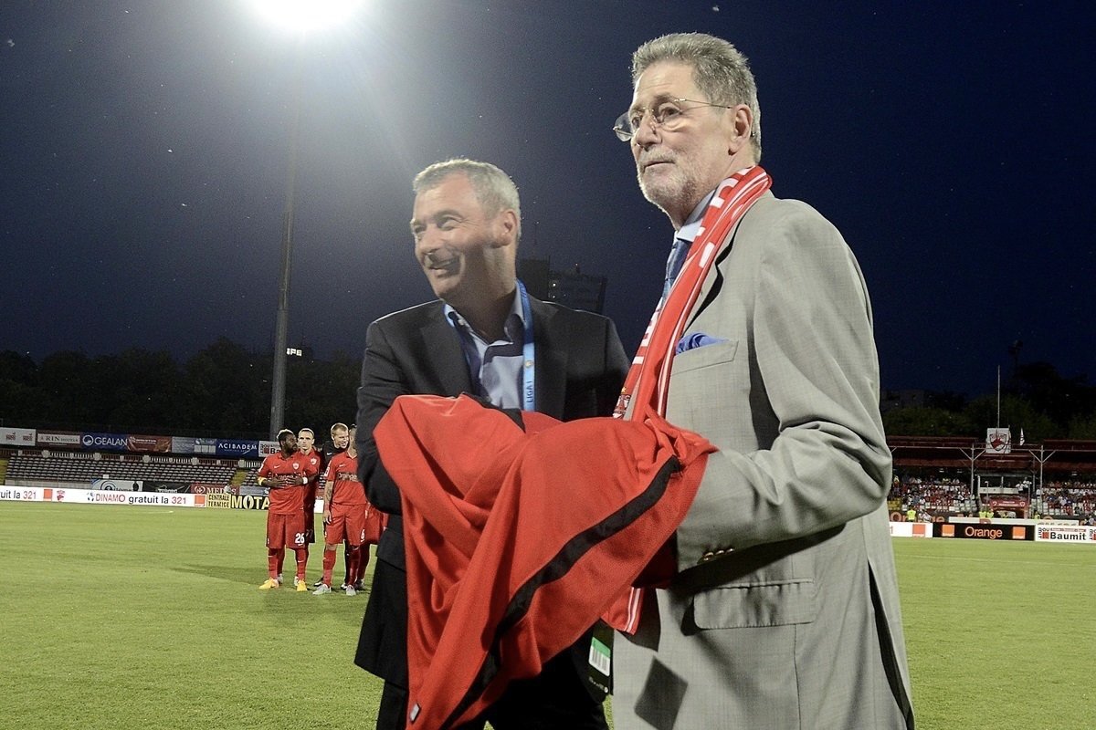 Cornel Dinu a fost operat în 2024 de coxartroză