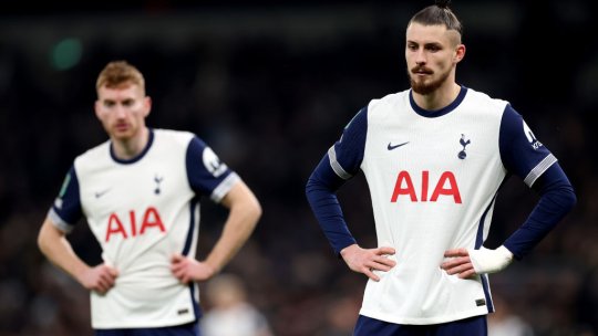 Care sunt motivele lui Tottenham pentru care nu vrea să îl cedeze pe Radu Drăgușin