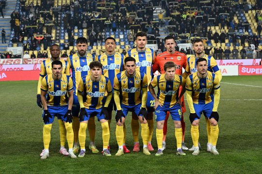 "Lupii" își ling rănile după ce au fost reduși la tăcere de olteni: "O să fie greu rău de tot"