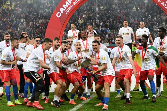 A plecat de la FCSB în vară, iar acum va fi din nou dat afară! Mijlocașul a intrat în dizgrațiile antrenorului