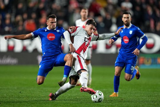 Andrei Rațiu, din nou aproape de Barcelona! Flick cere întăriri urgente în defensivă