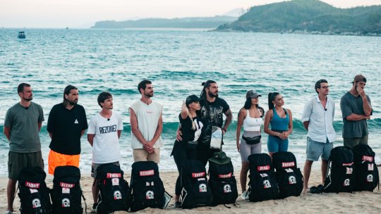 A fost la Asia Express și încă nu poate trece peste ce a văzut: ”Și-a dat jos soția care alăpta jos din mașină”