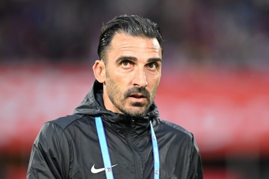 Atac ”cu talpa” în direcția lui Elias Charalambous! Patronul rivalei din SuperLiga nu a avut milă: ”Nu ține să faci fotbal cu antrenori visați”