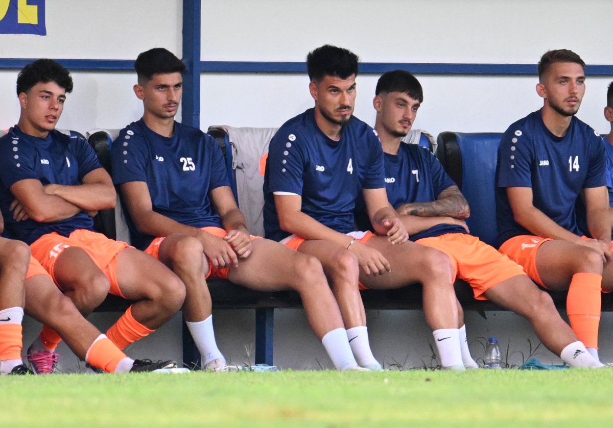 5 jucători dați afară de o echipă din SuperLiga. Fundașul suspendat pentru pariuri, pe lista disponibilizaților