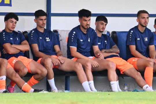 5 jucători dați afară de o echipă din SuperLiga. Fundașul suspendat pentru pariuri, pe lista disponibilizaților