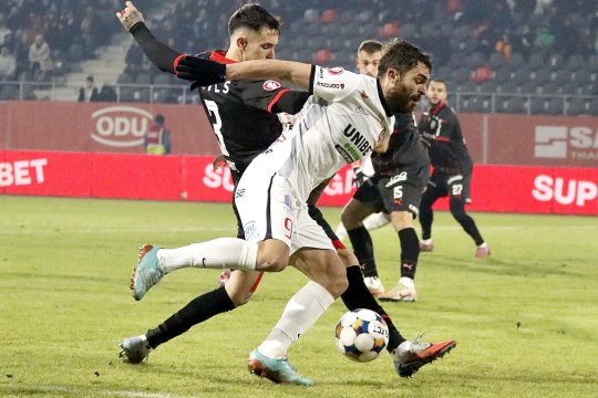 Hermannstadt - Dinamo 1-2, ACUM, pe iAMsport.ro. Nebunie la Sibiu, trei goluri în 10 minute. Opruț e omul meciului în Ardeal
