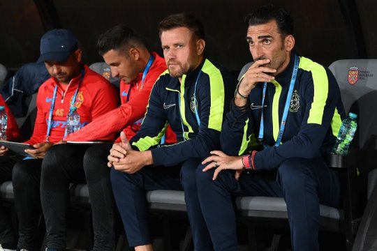 Antrenorii FCSB, în centrul criticilor după înfrângerea umilitoare din Europa League: ”Ar trebui să-și asume responsabilitatea rezultatului”