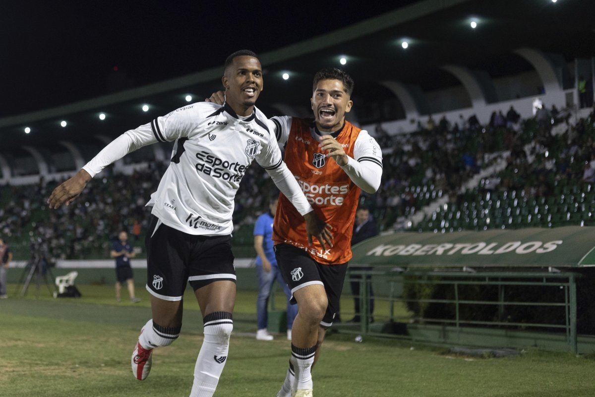 Talisson, bucuros după un gol marcat pentru Ceara