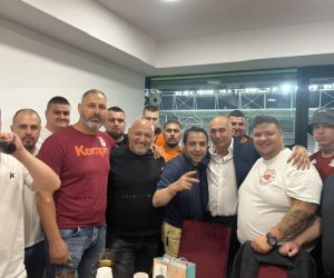 Jurnalist luat la șuturi de suporterii Rapidului, în Giulești. ”M-a sunat Corsicanu', mi-a zis că mă așteaptă”