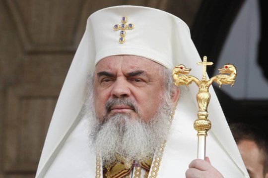 A văzut ce apare pe clopotele de la Catedrala Mântuirii Neamului și l-a desființat pe Patriarhul Daniel: ”Minciună a diavolului! Nu a făcut nimic pentru Dumnezeu”