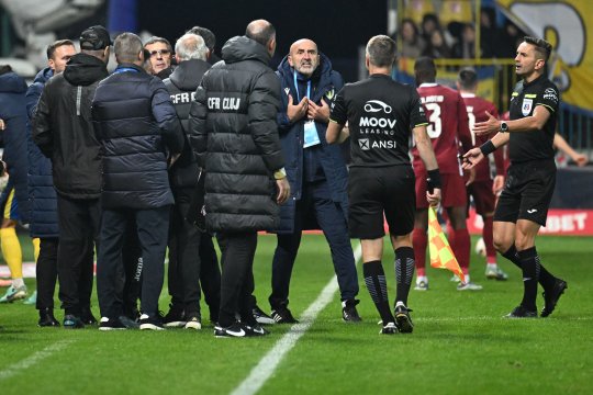 Antrenorul din SuperLigă și-a desființat jucătorii: ”Degeaba ne antrenăm! Probabil vom face cadouri în continuare”. Ce a spus despre demisie