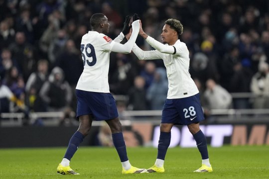 Momente tensionate la Tottenham: doi jucători au fost implicați într-un accident rutier