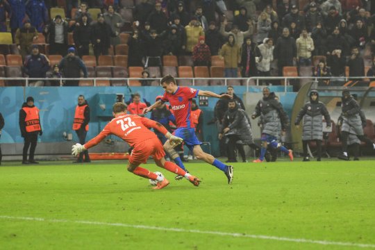 FCSB - Fenerbahce, de la 22:00, pe iAMsport.ro. Roș-albaștrii își joacă ultima șansă de calificare