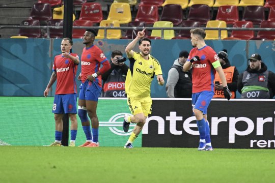 FCSB - Fenerbahce 0-1, ACUM, pe iAMsport.ro. Roș-albaștrii ratează ocazii mari!