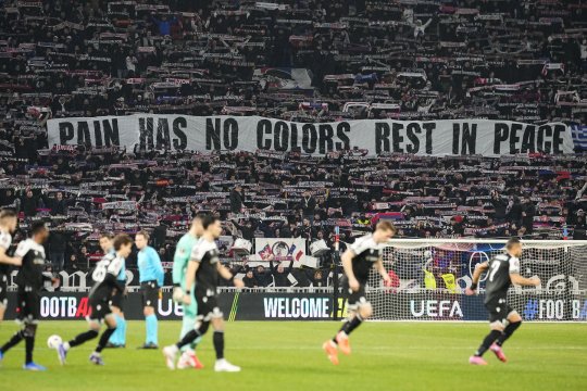 Suporterii lui Lyon, gest superb în memoria fanilor decedați în România