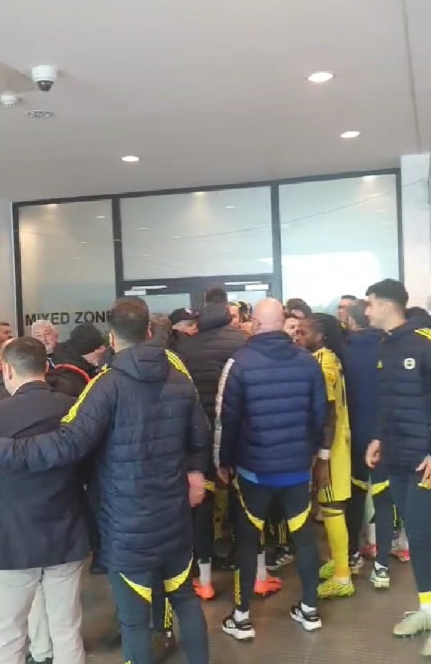 Conflictul dintre jucătorii și staff-ul echipelor FCSB și Fenerbahce