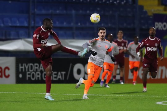 CFR Cluj - Metaloglobus, de la 17:00, pe iAMsport.ro. Primul duel din runda 24! Echipele de start