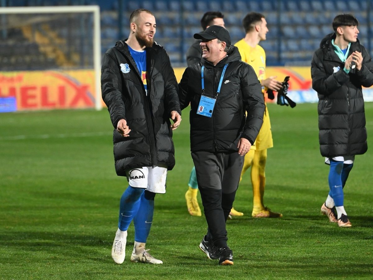 Denis Alibec a făcut parte din academia Farului Constanța în perioada 2006-2009