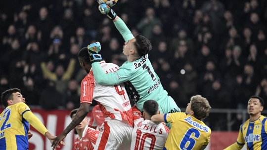 Dinamo - Petrolul 0-0, ACUM, pe iAMsport.ro. ”Câinii” luptă pentru primul loc în SuperLiga!