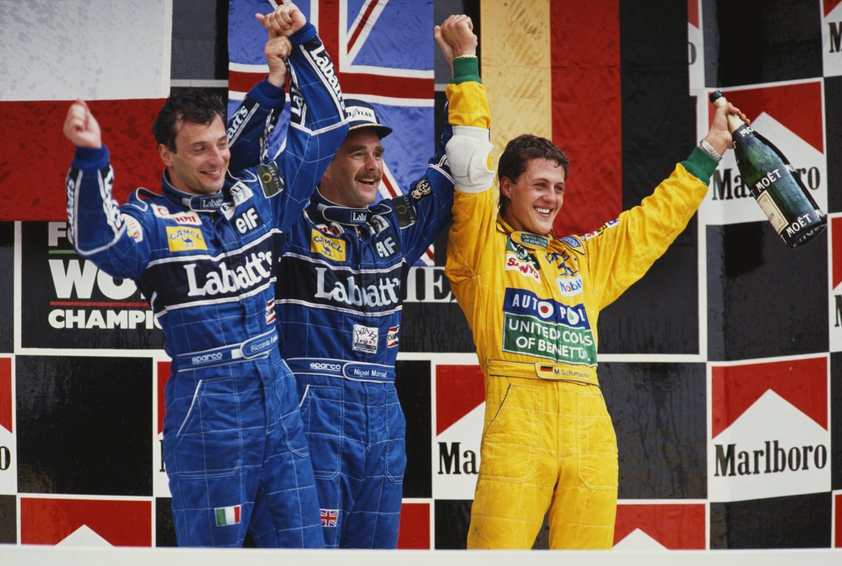 22 martie 1992 - Nigel Mansell sărbătorește victoria alături de colegul său Riccardo Patrese, clasat pe locul al doilea, urmat de Michael Schumacher, în timpul Marelui Premiu al Mexicului