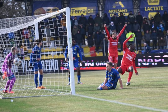 Gol din offside validat la Slobozia - Hermannstadt! VAR-ul nu funcționează pe noul stadion al Unirii dintr-un motiv halucinant