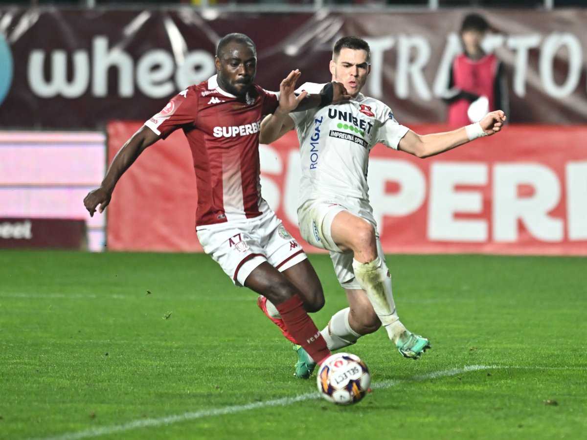 Paraschiv (dreapta) se va lupta alături de Braun pentru obiectivele Rapidului