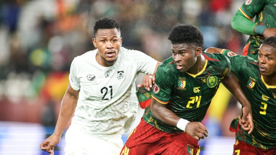 Ngezana, accidentat și eliminat la Cupa Africii! Camerunul lui Epassy i-a învins pe sud-africani